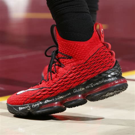 nike lebron 15